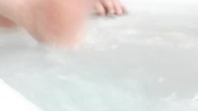 orgasm in the bath
