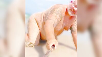 47 minutes of BIG MATURE POLAR BEAR CUMMING HANDSFREE