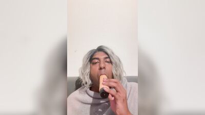 Crossdresser blows her dildo