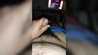 Gordo escucha musica para hacer el amor y se masturba