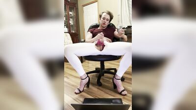 Sissy Tylersub18 wears girlfriend's yoga pants and heels and fucks himself with a beer bottle