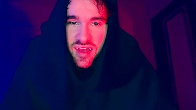 POV Vampire Owns Pathetic Vampire Hunter