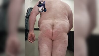 White kiwi bear from NZ fucks a banana and gets anally fucked by a banana