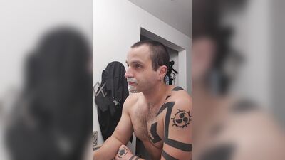 How to shave that scruffy neckbeard- Dante Drackis