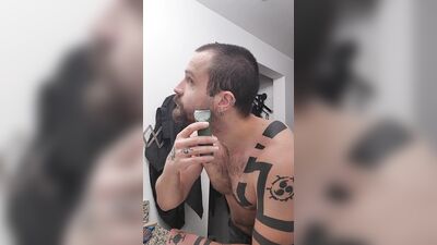 How to shave that scruffy neckbeard- Dante Drackis