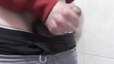 I masturbate in my girld friend's bathroom