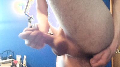 Teen playing with huge butt plugs!