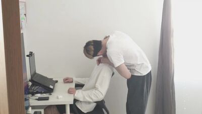 Twink Distracted His Stepbrother From Work and Gave Him a Hot Blowjob, Then Fucked Him and Cum