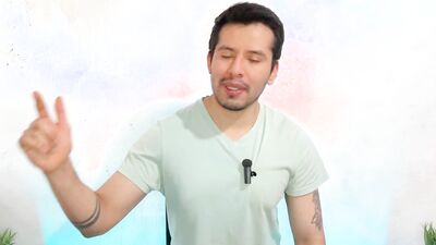EL recolector de basura termina penetrando al musculoso instructor del gym pasivo culo grande y rico