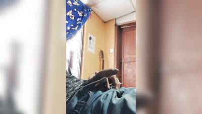 Guy just giving himself a good masturbation on his cock