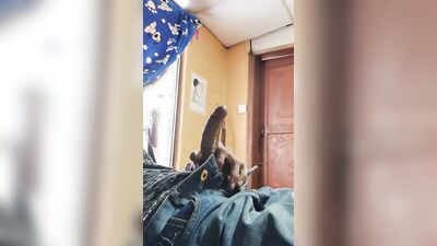 Guy just giving himself a good masturbation on his cock
