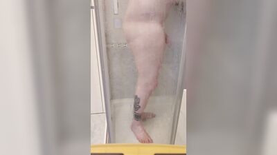 Amateur showering I masturbate my huge cock
