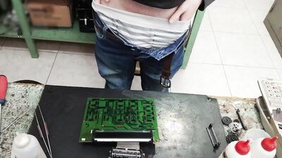 I BLAST A MASSIVE CUMSHOT ON a CLIENT'S MACHINE instead of FIXING IT!