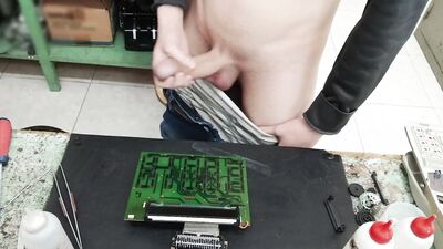 I BLAST A MASSIVE CUMSHOT ON a CLIENT'S MACHINE instead of FIXING IT!