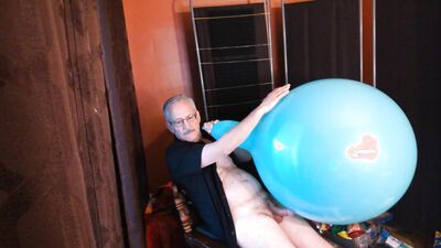 117) Big Round Turquoise Balloon Gets Popped by Daddy!