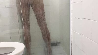 Banho gostoso com o dildo