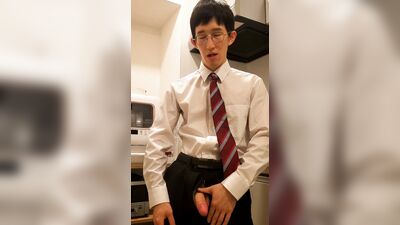 Fapping in after work and backed home