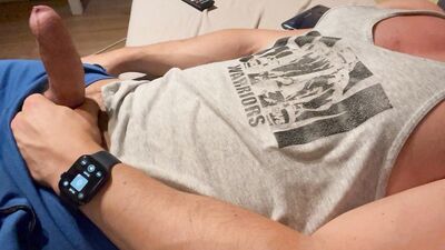 Masturbate screaming and cumming.