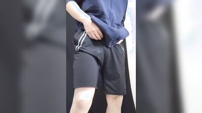 A boy in shorts has appeared! However, he seems to be holding back his pee...