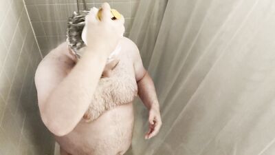 Get ready with a chubby amateur daddy in the morning / shower / brushing teeth / ears / undressing