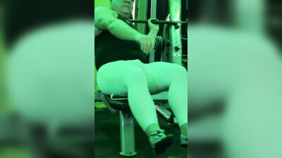 White Arroyman tights at the gym