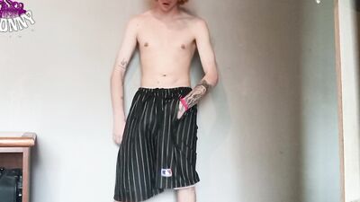 I arrived from the gym very horny, did my staff notice that I went to train without anything underne