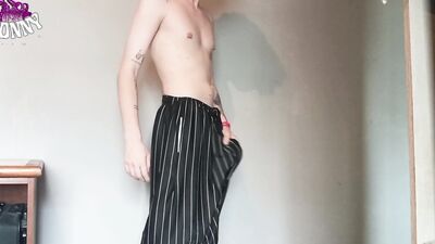I arrived from the gym very horny, did my staff notice that I went to train without anything underne