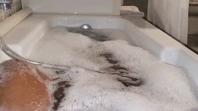 BATHTUB SAW | ENGLISH - WATCH HOW I SAWMY BIG COCK