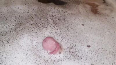 BATHTUB SAW | ENGLISH - WATCH HOW I SAWMY BIG COCK