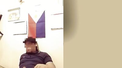 Nagpaputok ng Tamod Si Daddy Chubby