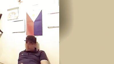 Nagpaputok ng Tamod Si Daddy Chubby