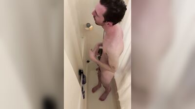 Alyx Tyr takes a shower and jerks off