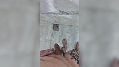 A VERY HORNY MAN CUM IN THE SHOWER