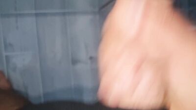 AMATEUR | ENGLISH - RISKY PUBLIC CUMSHOT