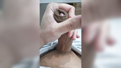 BIG DICK TWINK SLOW MOTION JERKING OFF