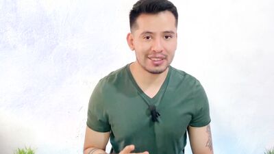 Mejores amigos celebran el cumpleaños penetrandose a pelo en la madrugada! Relato sexual