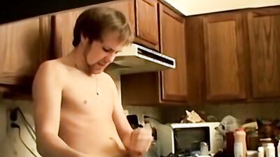 Amateur straight bloke is jerking his prick in the kitchen
