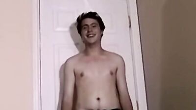 Straight chap strokes his dick in front of the camera