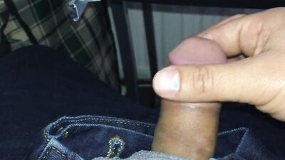 Amateur chap strokes his pecker in front of the camera