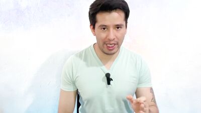 Hombre hetero tiene sexo con el enfermero dotado antes de casarse con su esposa