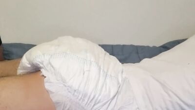 DIAPER BOY HUGE MASTURBATION AND CUMSHOT