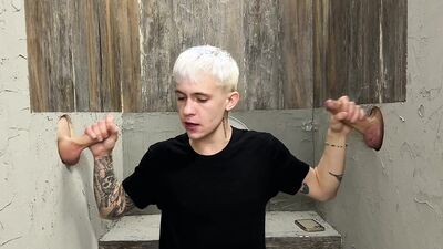 Glory hole guy gave himself to strangers getting cumshots in his mouth - 256