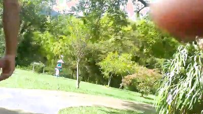 Me masturbo en el parque