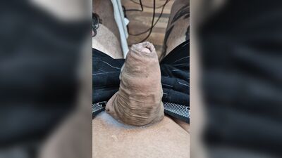 TIMELAPSE A COCK FULL OF CUM GOES FROM HARD TO SOFT