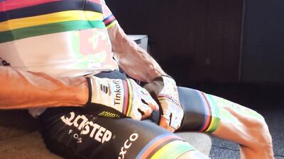 Jerking Off after Bike Ride until busting my Nut