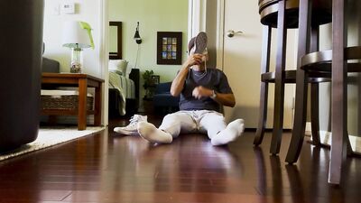 Chucks, Socks, Feet, I Jerk Off With My Sweaty Socks