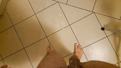 offese volgari ai feticisti segaioli dei piedi puzzolenti, eccitati con i miei insulti!