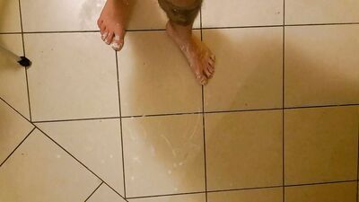offese volgari ai feticisti segaioli dei piedi puzzolenti, eccitati con i miei insulti!