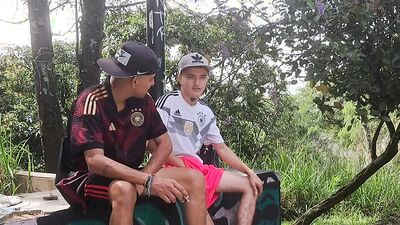 SEXO EN PUBLICO CON CHICO PENE GRANDE