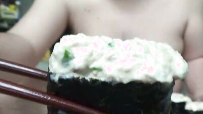 ???? Perverted human eating naked (1)